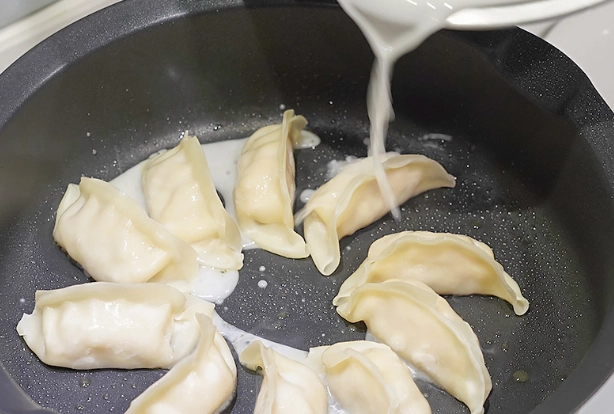 冰花煎餃做法 冰花煎餃做法