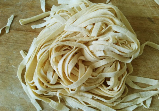 手擀麵條做法