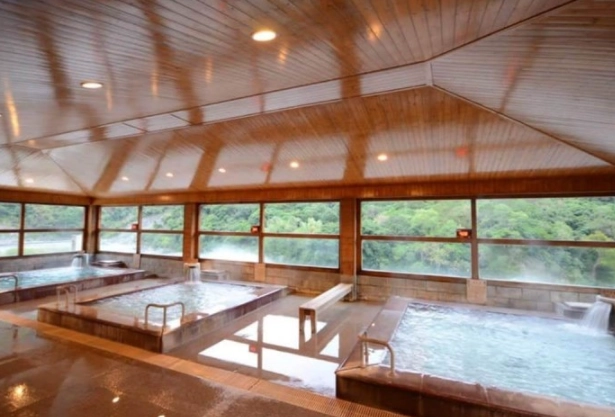 知本溫泉湯屋比較