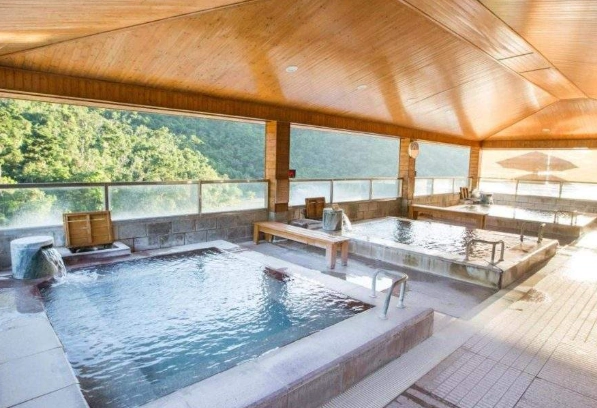 知本溫泉湯屋比較