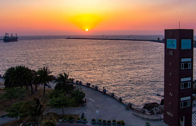 西子灣日落時間