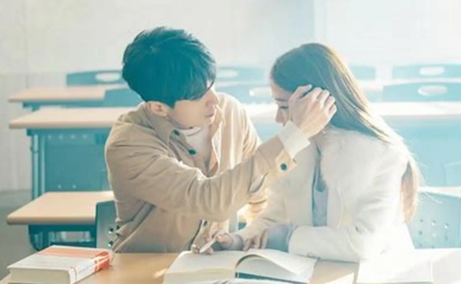 雙子座女生喜歡一個人跡象