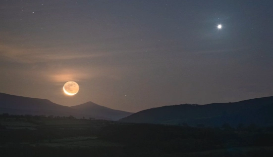 月亮金星合相 月亮金星合相